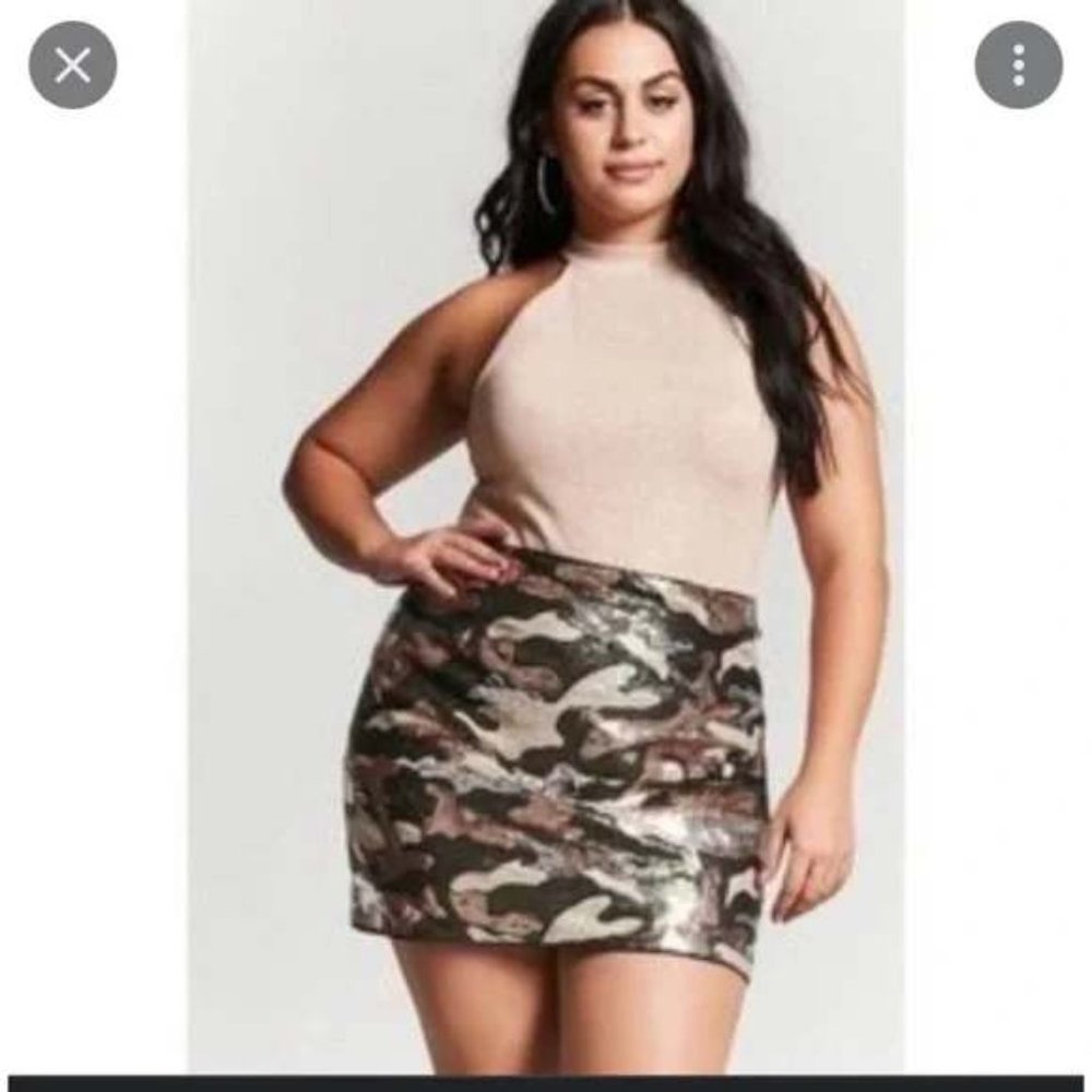 NWT Like A B by L'abeye sz medium sequin camo skirt